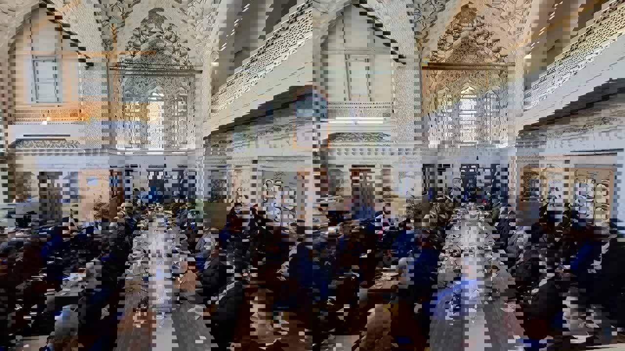 در نخستین نشست بنیاد حامیان دانشگاه هنر اصفهان چه مطرح شد؟