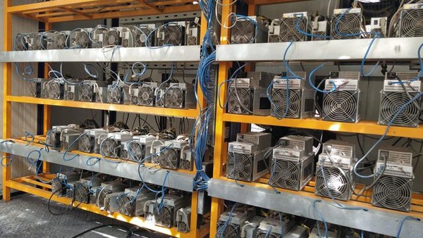 کشف و امحاء بیش از ۳۵۰۰ دستگاه ماینر در اصفهان