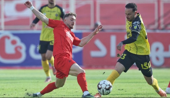 سپاهان از داور بازی با تراکتور شکایت کرد