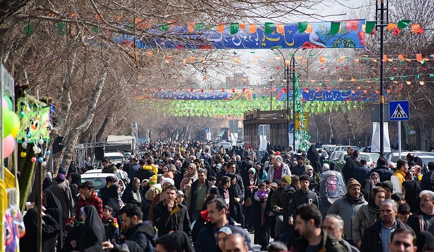 برپایی جشن بزرگ نیمه شعبان در خیابان ولی عصر اصفهان