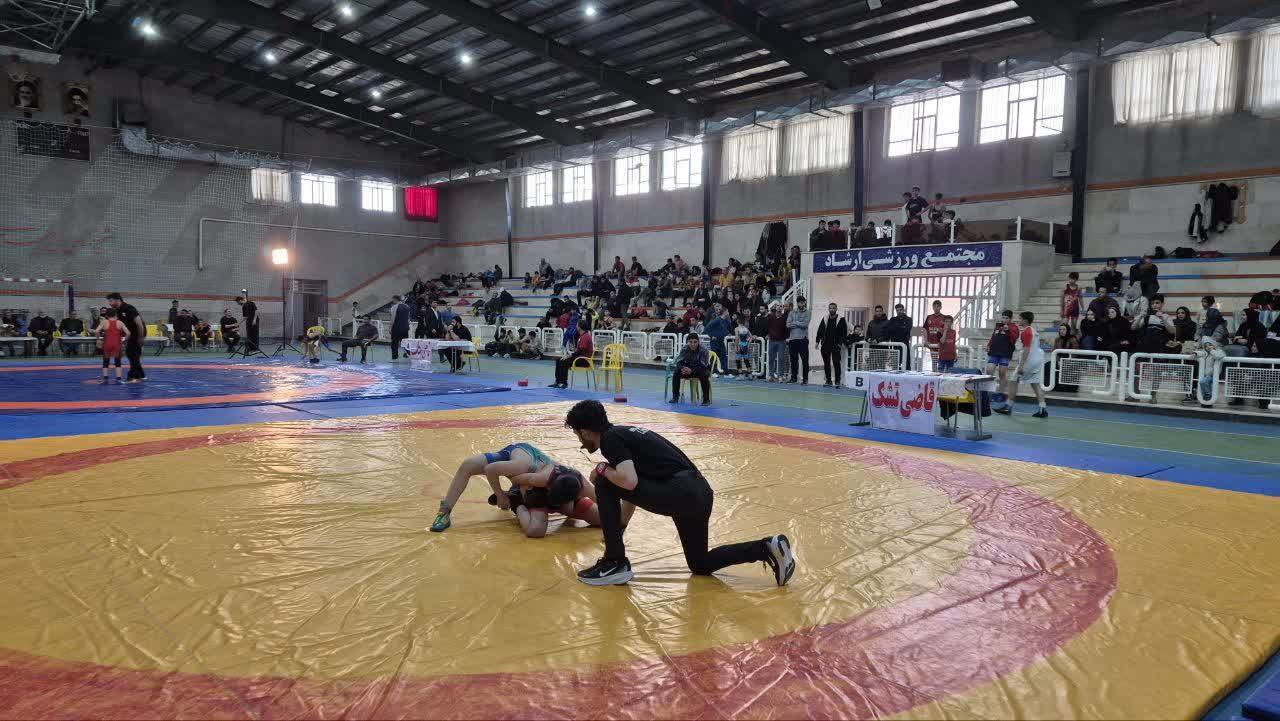 برگزاری مسابقات چندجانبه کشتی در اردستان