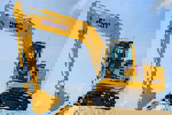 ۳ بیل مکانیکی‌ ۳۰۰ میلیاردی قاچاق  در فلاورجان کشف شد