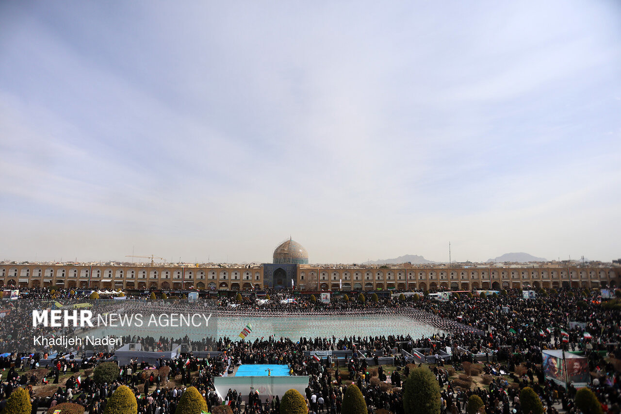 ۲۲ بهمن در اصفهان؛ روایت همبستگی نسل‌ها زیر پرچم ایران