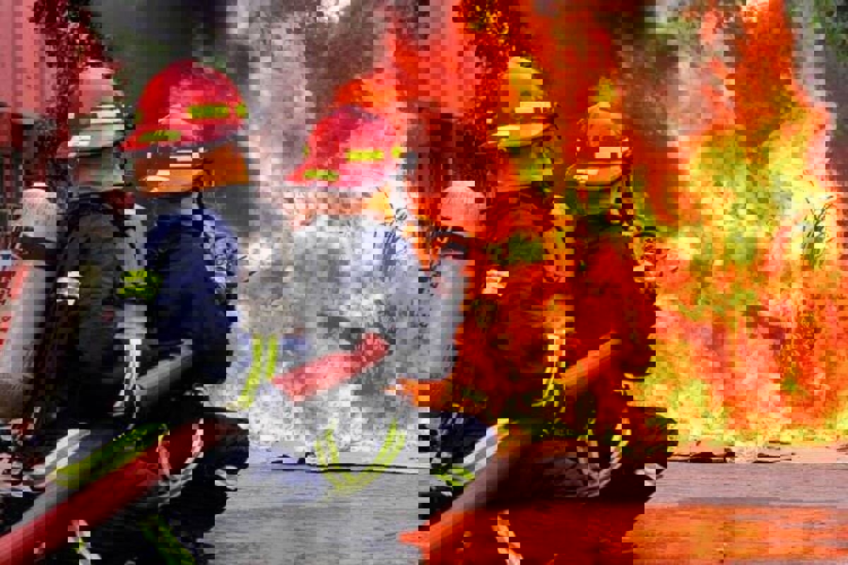 دهقانی: آتش‌سوزی زانتیا در خیابان نظر غربی اصفهان مهار شد