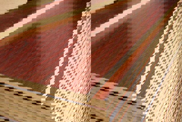 علینقیان‌پور: انبار ۱۵۰ میلیاردی ام‌دی‌اف قاچاق در خمینی‌شهر کشف شد