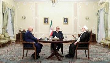 چه باید کرد؟ اصلاحات سیاسی یا اقتصادی؟ مقاومت یا توافق جامع؟