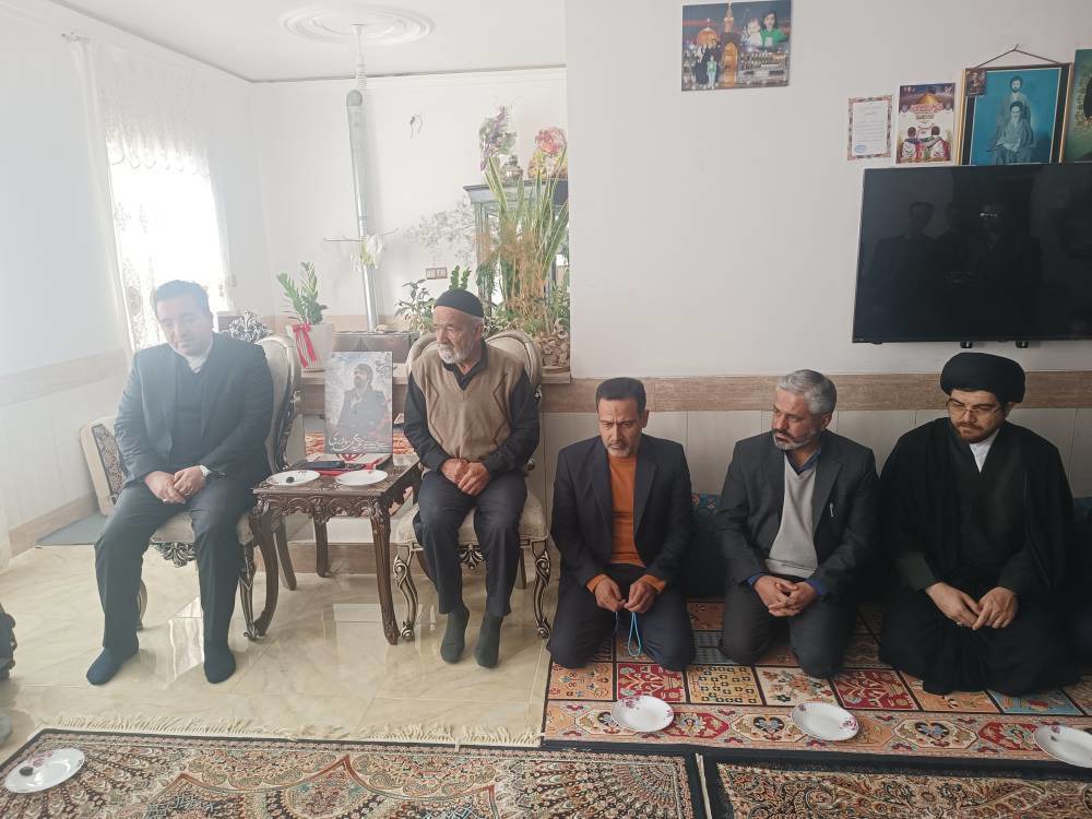 دیدار رئیس سازمان ثبت اسناد و املاک کشور با خانواده شهید یاوری