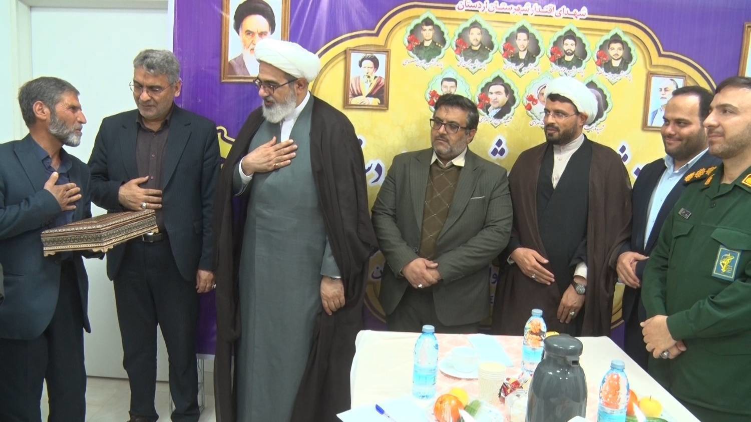 دشمن در صورت خطا منتظر تابوت های سربازان خود باشد