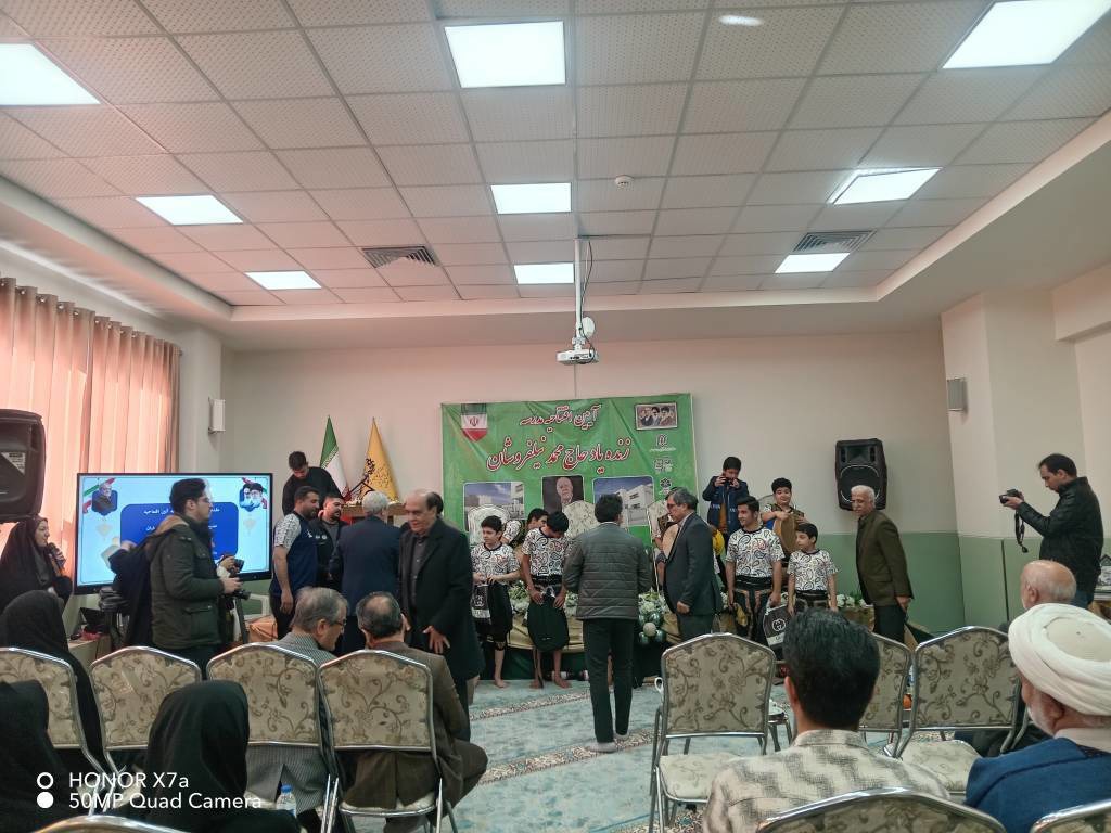 بهره برداری از یک دبیرستان خیرساز در اصفهان