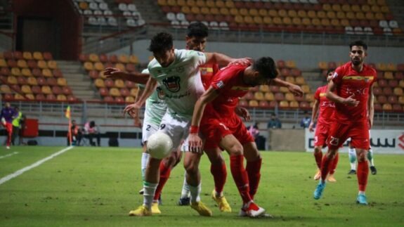 ذوب‌آهن در جدال برای فرار از میانه جدول