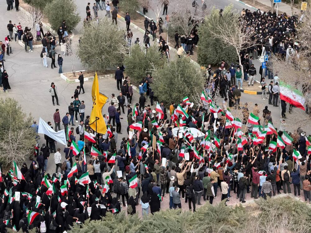 گردهمایی دانشجویان دانشگاه صنعتی اصفهان «برای وطن»