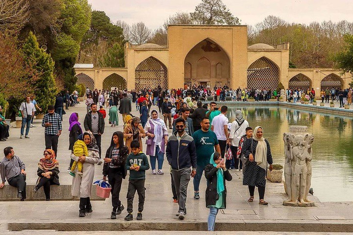 استقبال گردشگران از بنا‌های تاریخی اصفهان