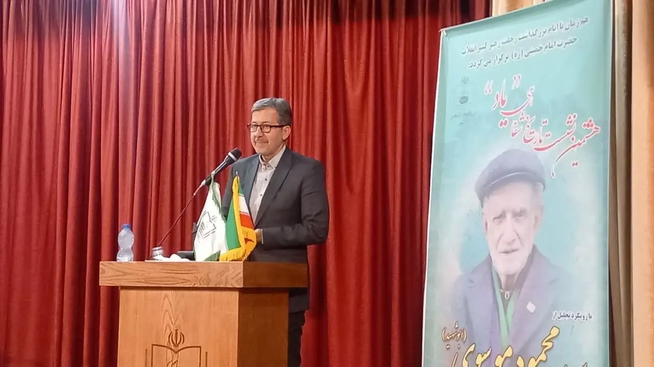 امام خمینی(ره) احیاگر عزت اسلامی و هویت ملی ملت ایران بود