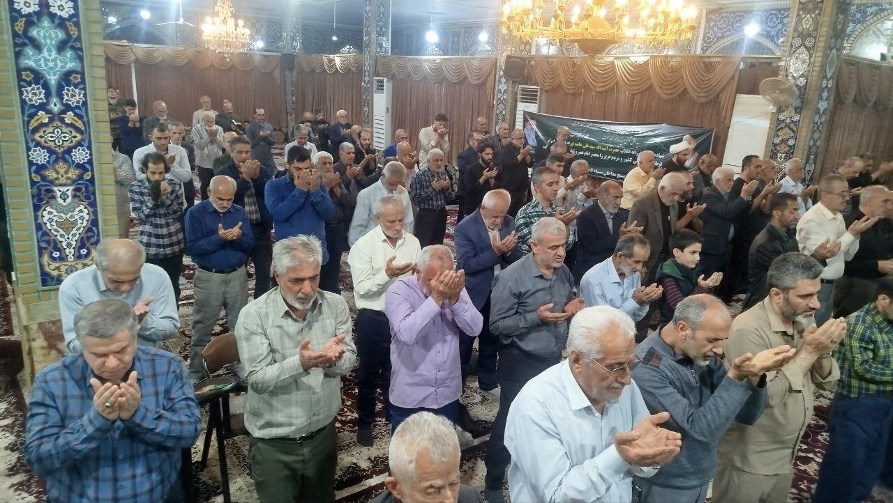 برپایی نماز استغاثه در میدان جهاد کاشان