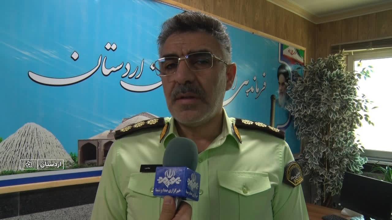 کشف حدود پنج تن کود شیمیایی احتکاری در اردستان
