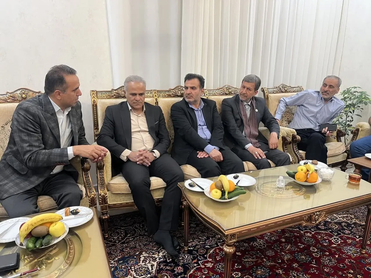 ادای احترام استاندار اصفهان به پزشک ماندگار کاشان