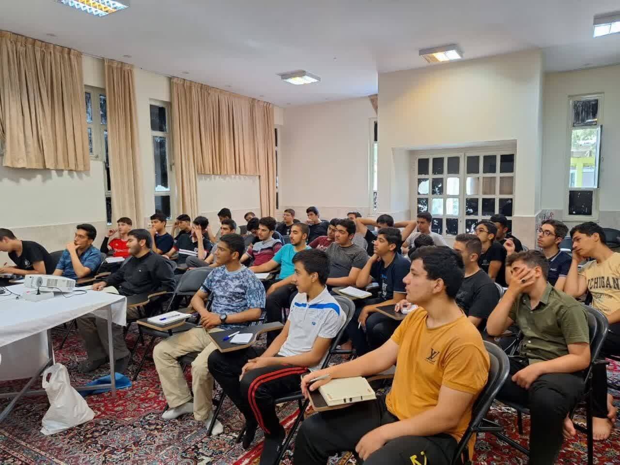 ۳۵ مدرسه علمیه در استان اصفهان طلبه می‌پذیرند؛ رشد ۱۱ درصدی جذب داوطلب