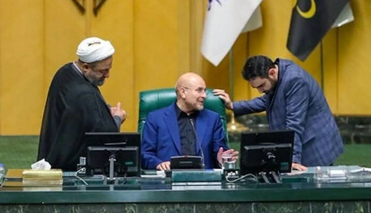 جوان: عاقل وسط جنگ با دشمن به پای خود شلیک نمی‌کند
