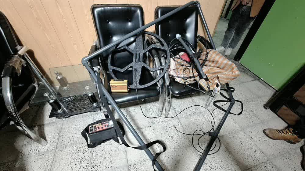 گنج‌یاب‌ها در محور دامنه لو رفتند؛ دستگیری ۲ متهم