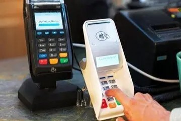 دو هفته اختلال، دو هفته بلاتکلیفی؛ بانک ها وعده می‌دهند، مردم هزینه می‌دهند