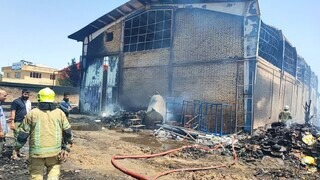 مهار آتش سوزی کارگاه آهنگری و نجاری در کاشان