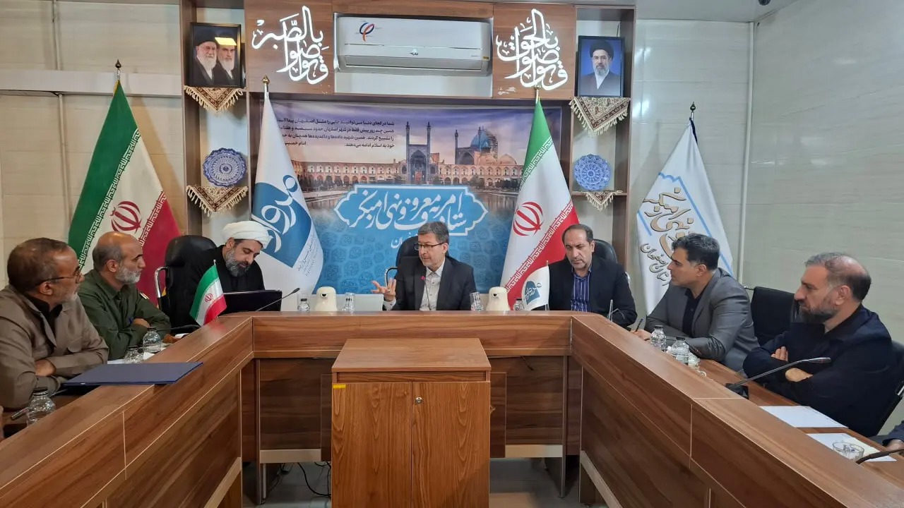 قطب تخصصی مد و لباس اصفهان  نیازمند ساختار منسجم و تشکیلاتی است