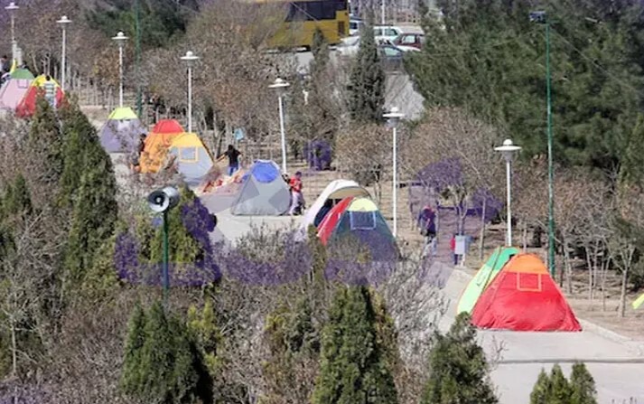ادامه ارائه خدمات به زائران تشییع رهبر شهید