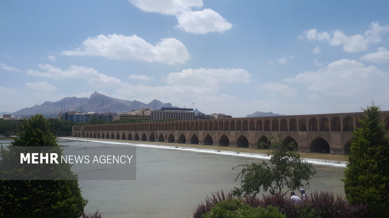 هوای اصفهان سالم و زرین‌شهر پاک است؛ وضعیت نارنجی در ۲ شهر