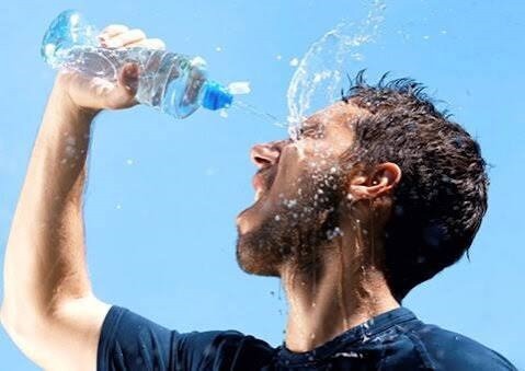 برای پیشگیری از گرمازدگی، آب را منظم بنوشید