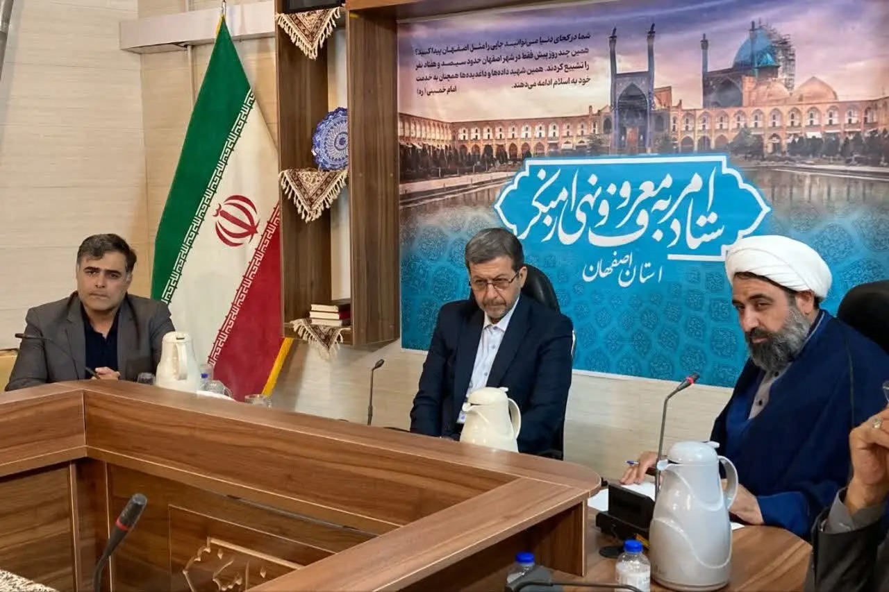 پوشاک عفیفانه با تخفیف ۲۰ درصدی به دست مردم برسد