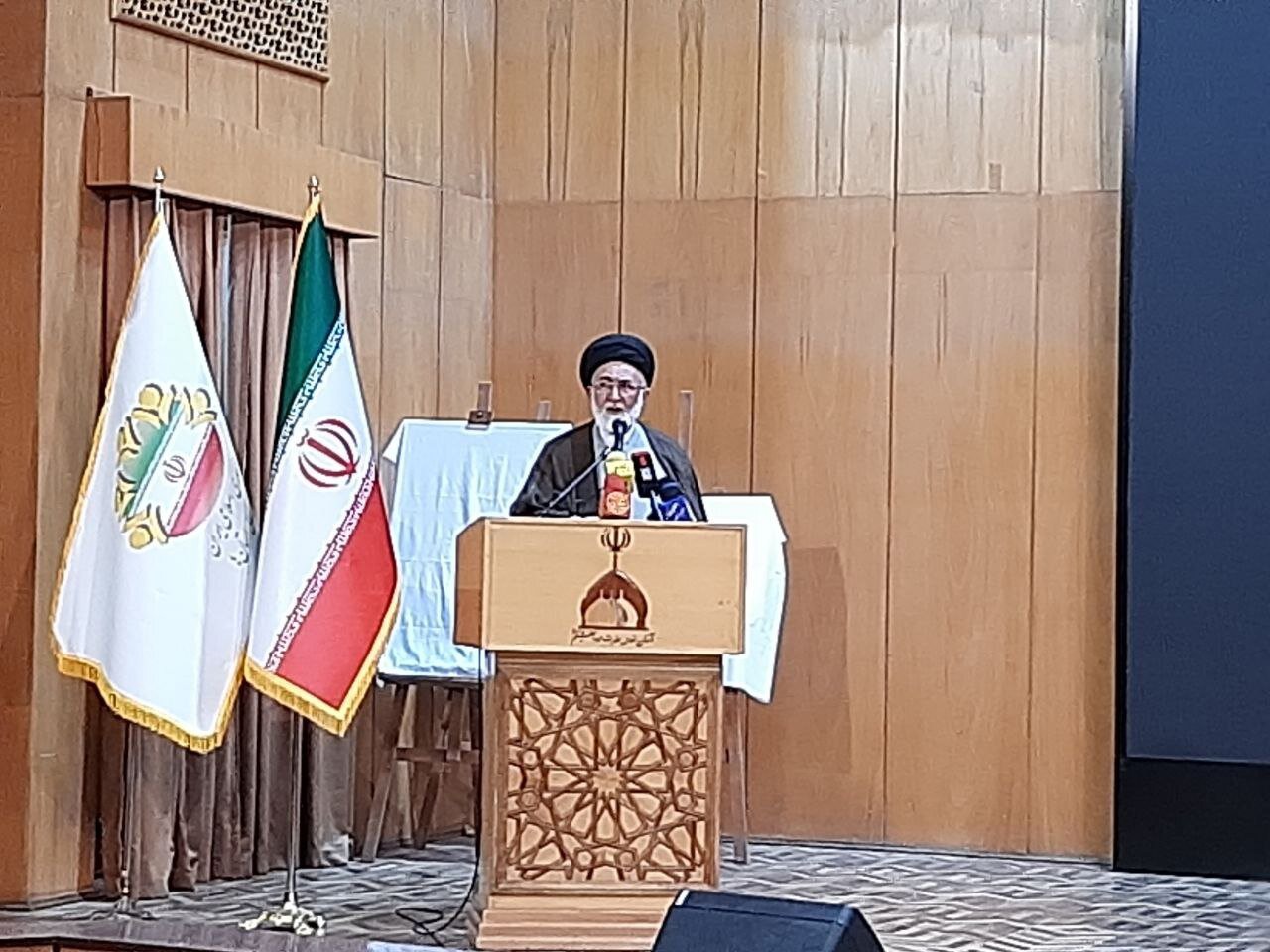 قاضی‌عسگر: رهبر شهید نماد علم، مقاومت و ساده‌زیستی بود