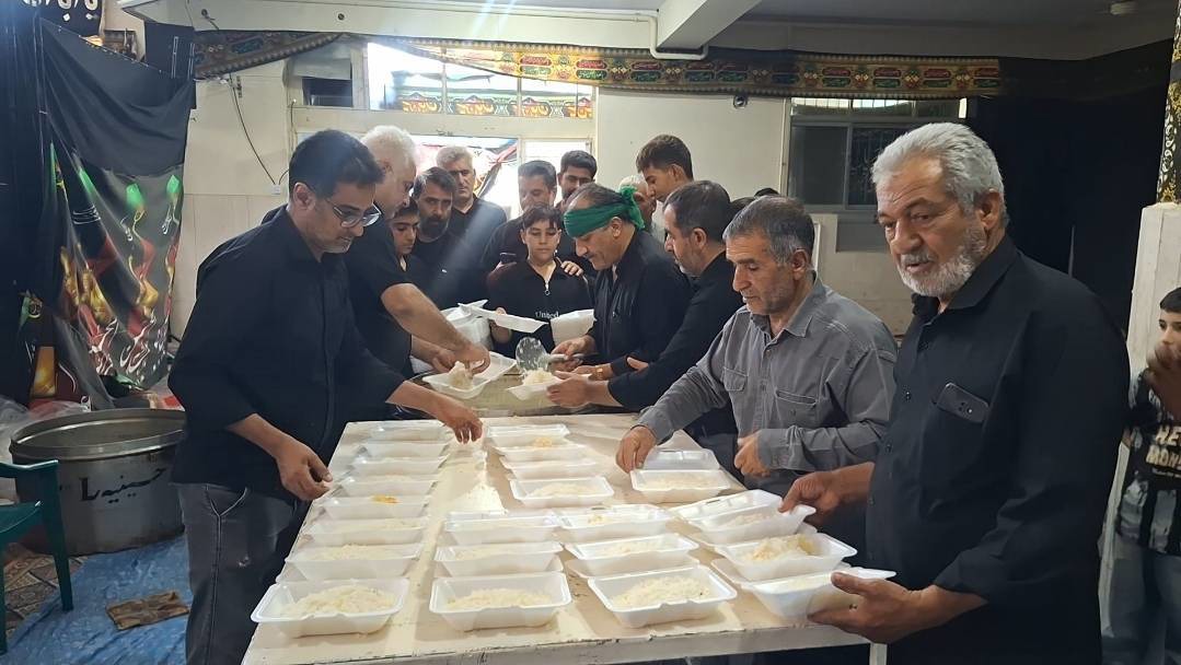 پخت ۷ هزار پُرس غذای گرم در مراسم جاماندگان اربعین ورنامخواست