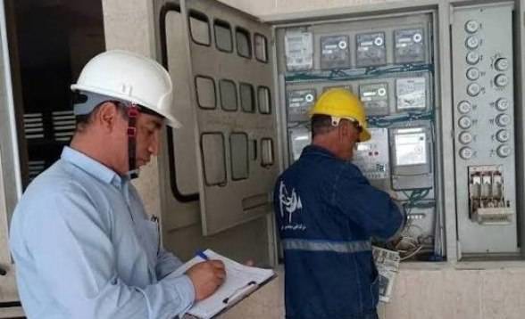 ساخت و وارد مدار شدن  ۱۲ نیروگاه خورشیدی در اردستان