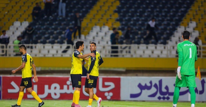 سپاهان میزبان خود چادرملو را شکست داد