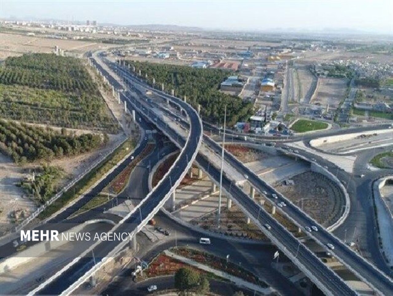 نورصالحی:تکمیل رینگ چهارم اصفهان نیازمند تعیین‌تکلیف اراضی راه‌آهن است