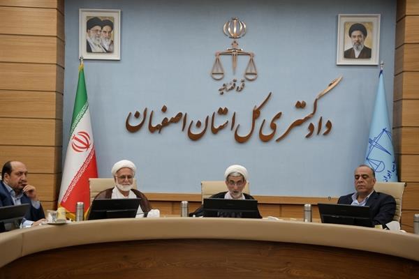 تأکیددستگاه قضایی استان بر همکاری با دولت برای رفع موانع تولید