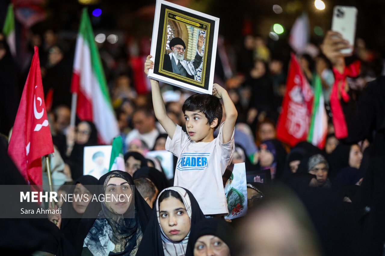 شجاعت رهبر شهید عامل ایستادگی نظام در برابر تهدیدها بود