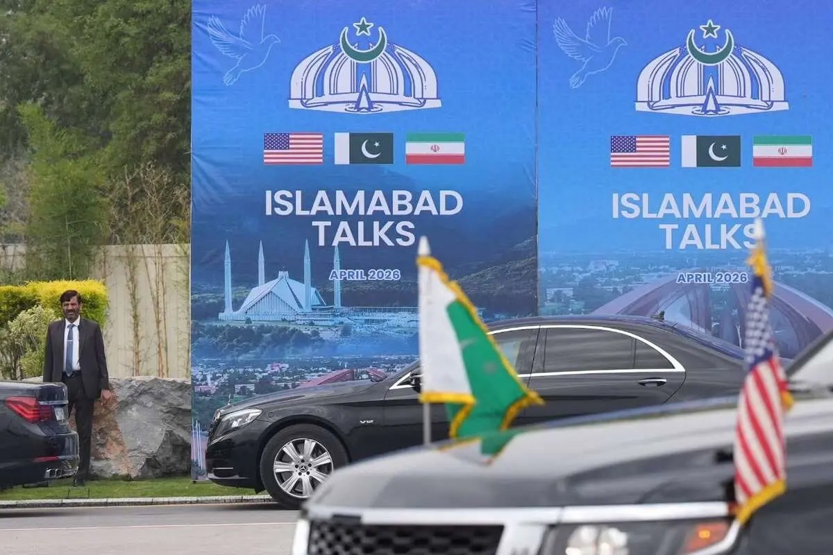 اطلاعات: جماعتی در ایران بدون ارائه هیچ راه حلی، مدام بر طبل جنگ می‌کوبند | آخرین خبر
