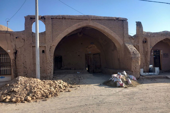 آغاز عملیات مرمت سردر تاریخی کاروانسرای حمام کوهپایه