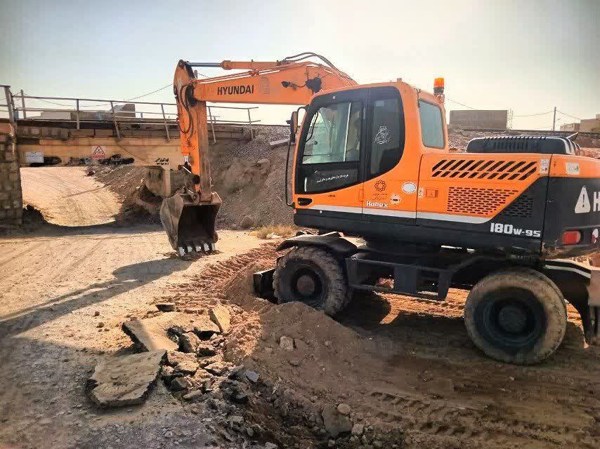 آغاز لایروبی و پاکسازی حریم پل یحیی‌آباد کاشان
