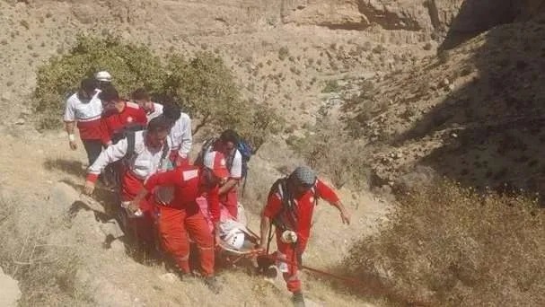 پایان عملیات ۱۷ ساعته نجات زن ۶۰ ساله در دره دشوار «ویژدرون» ایلام
