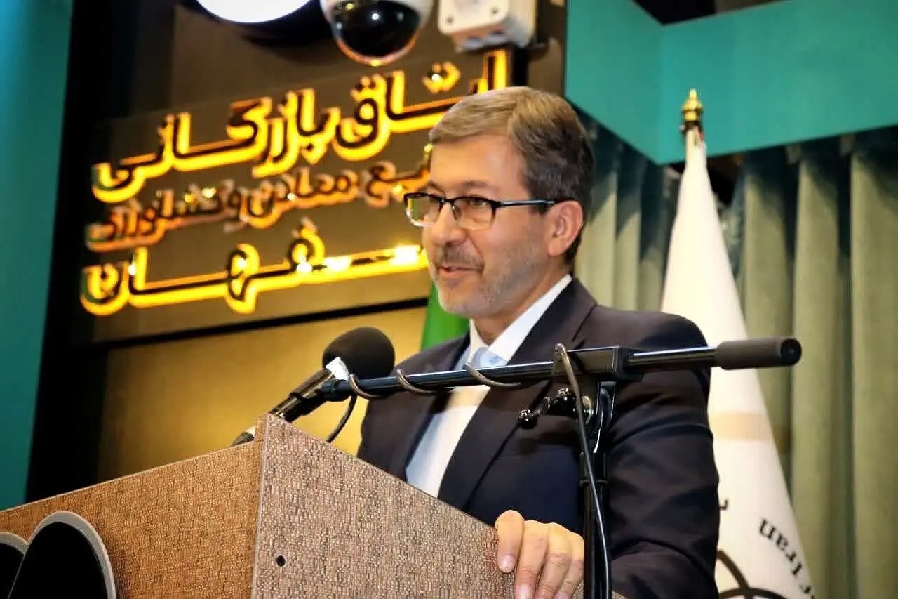 استاندار اصفهان خواستار تحول ساختاری در حکمرانی تجارت شد