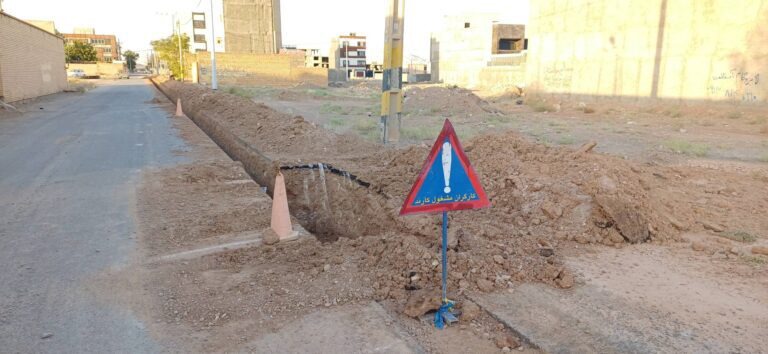 آغاز عملیات اصلاح شبکه آب روستای کوی راه حق بهارستان