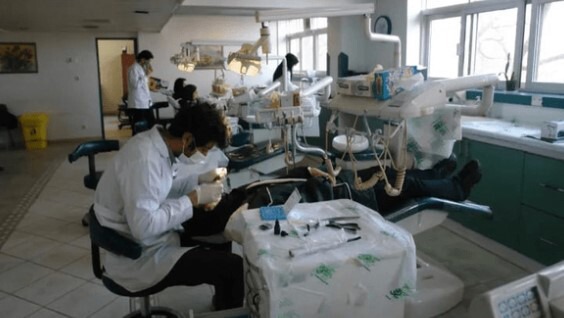 ارائه ۱۱ خدمت درمانی دندانپزشکی با تعرفه دولتی در اصفهان