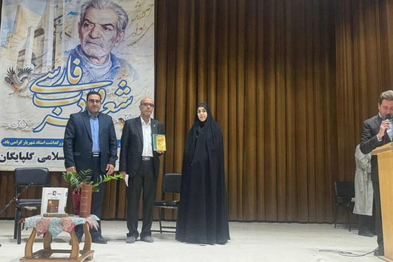حمایت از انجمن‌های ادبی زمینه‌ساز شکوفایی استعداد جوانان است
