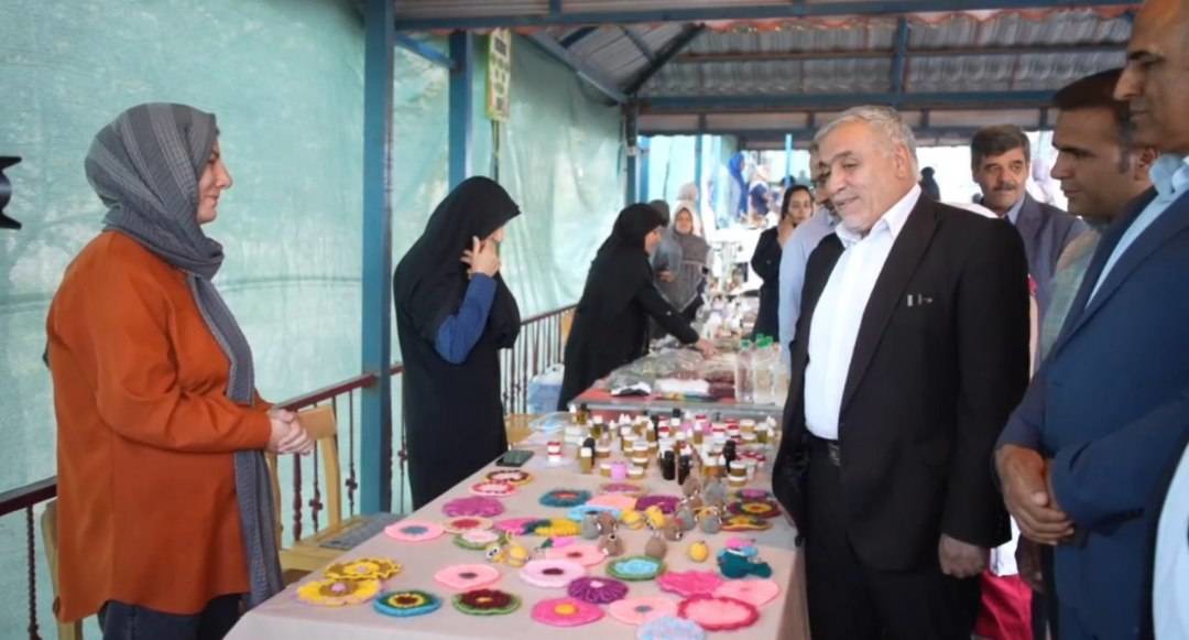 تاکید فرماندار لنجان بر حمایت از فعالیت‌های اقتصادی بانوان