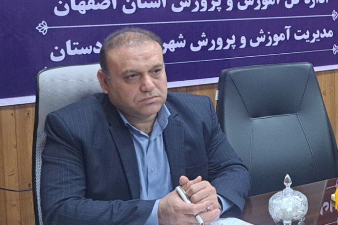 ۳۰۴ دانش‌آموز پایه اول در اردستان ثبت‌نام شدند
