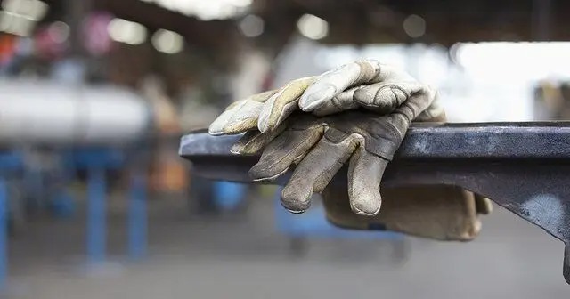 اجماع سه جانبه در شورای عالی کار بر سر ترمیم مزد کارگران