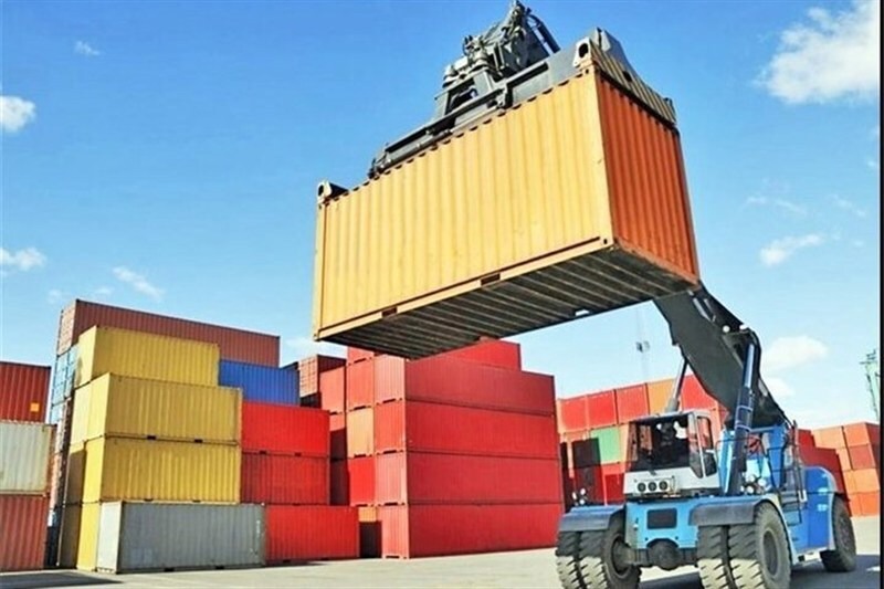 ترخیص ۳۹ دستگاه ماشین آلات وارداتی از گمرک اصفهان