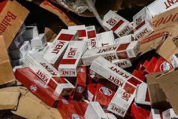 توقیف ۲۵موتورسیکلت متخلف و کشف ۳۲۹ هزار و ۸۰۰ نخ سیگار در آران و بیدگل